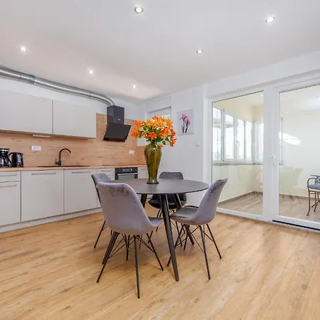 Amazing Apartment In Zadar With Kitchen Esterno foto
