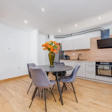 Amazing Apartment In Zadar With Kitchen Esterno foto