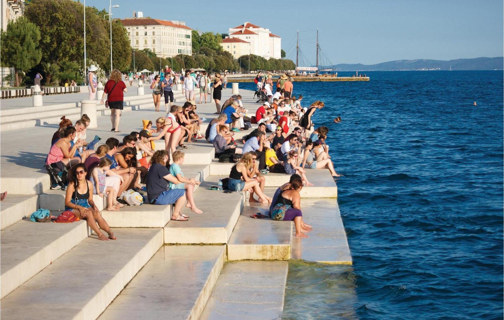 Amazing In With Kitchen Apartment Zadar